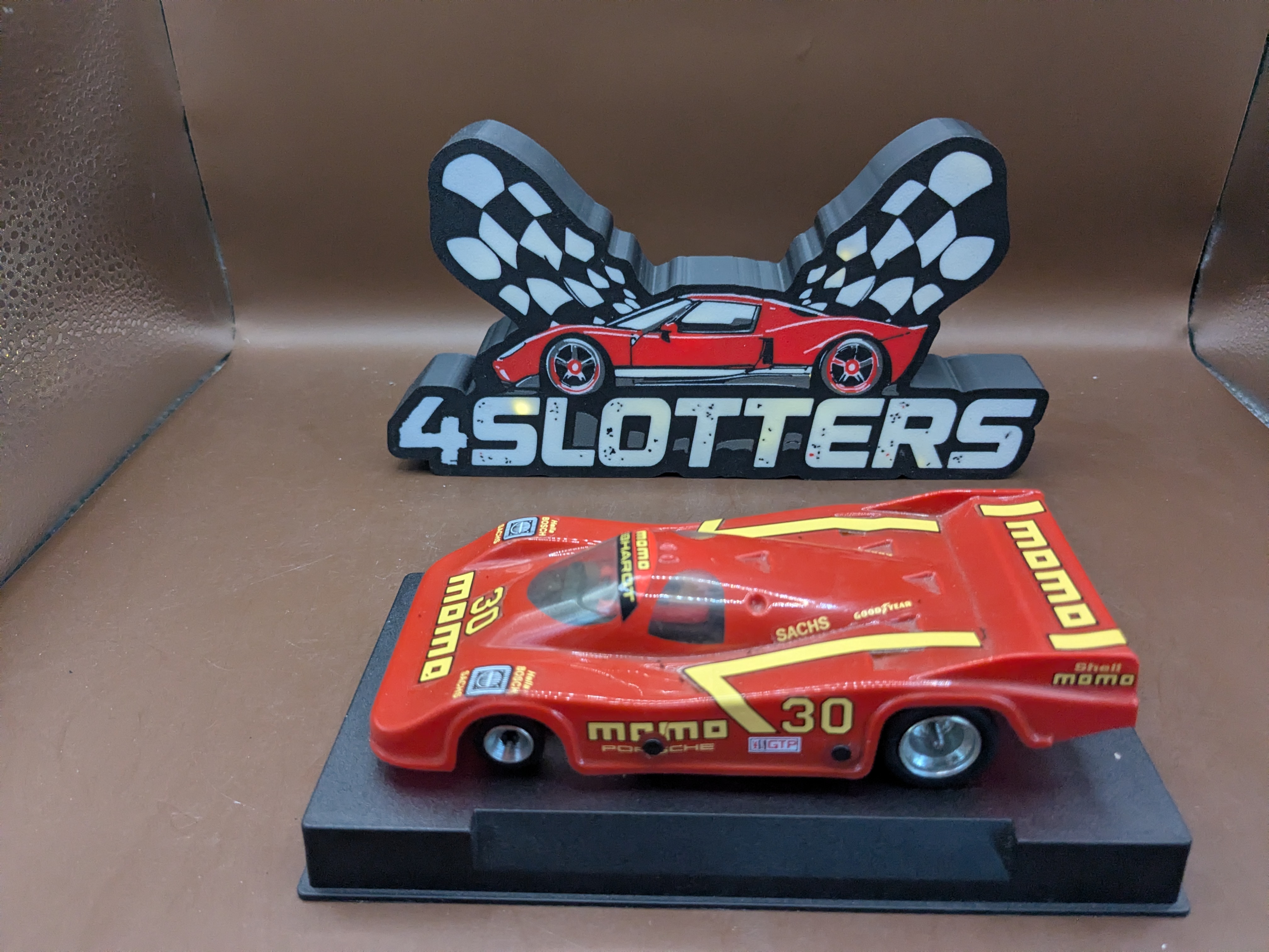SCX SRS Porsche #30 Momo *USED*